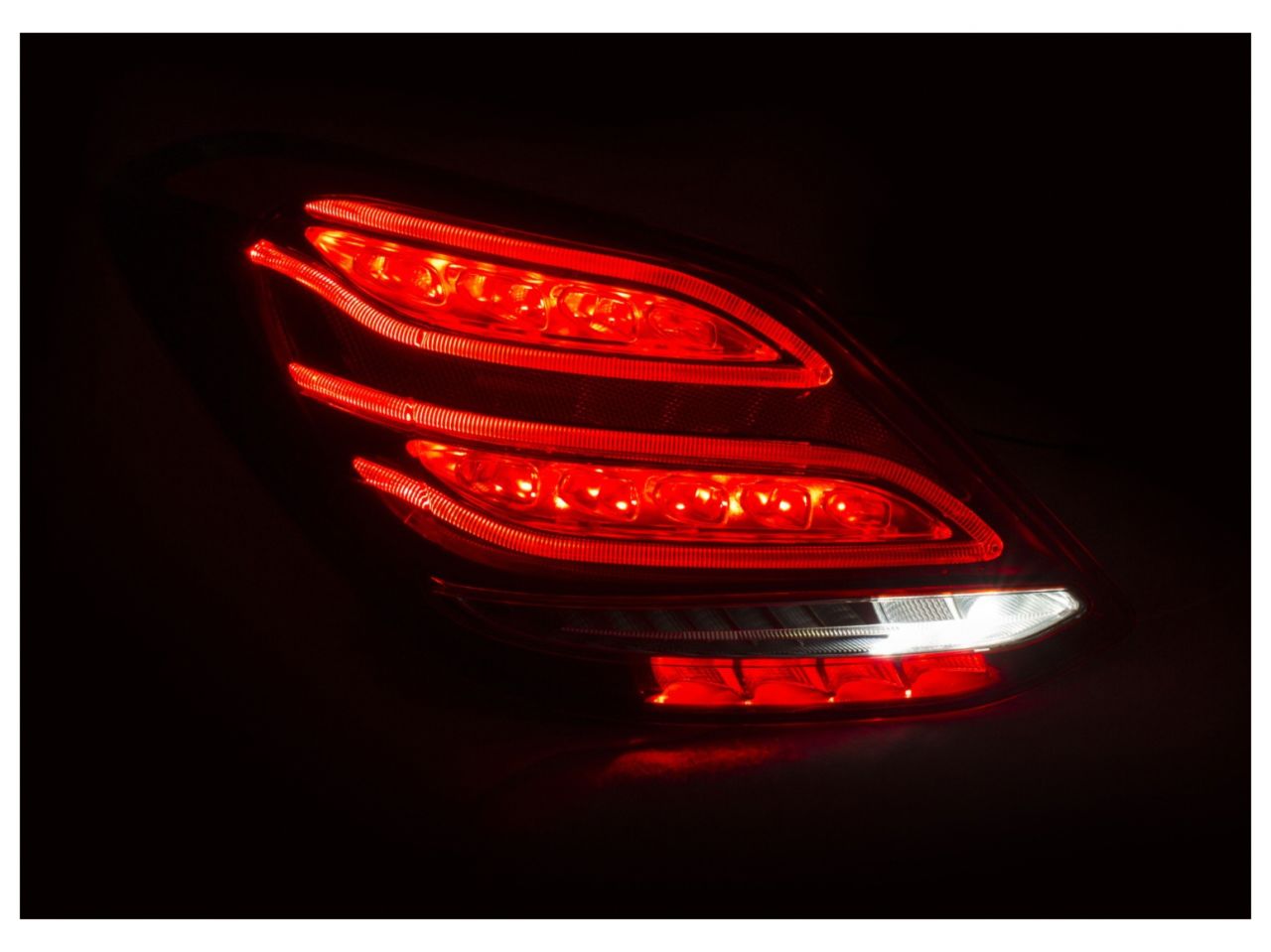Anzo 15-16 Mercedes Benz C Class (W205) 4DR LED Taillights Red/Clear