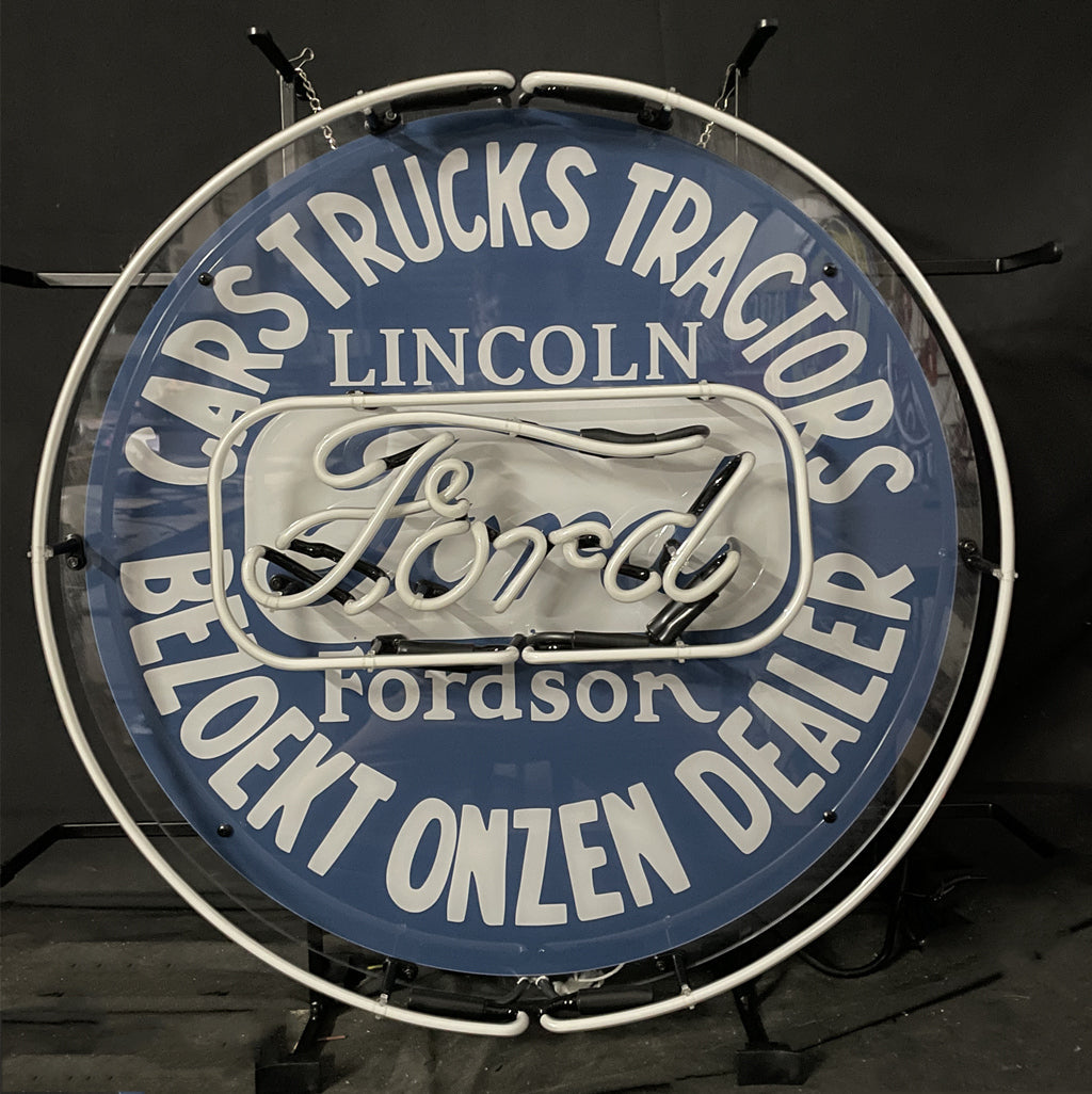 Carstucks Tractors Bezoekt Onzen Dealer Lincoln Forddson Ford Neon Signs Light
