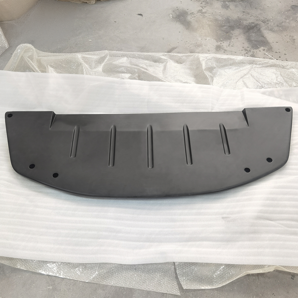 Style Carbon Fiber Front Bumper Lip Splitter Valance for Nissan Skyline GT R R32 & Nissan Skyline R32 GTS