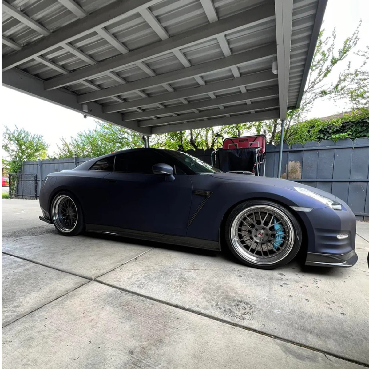 Carbon Fiber Side Skirts for Nissan GT R R35