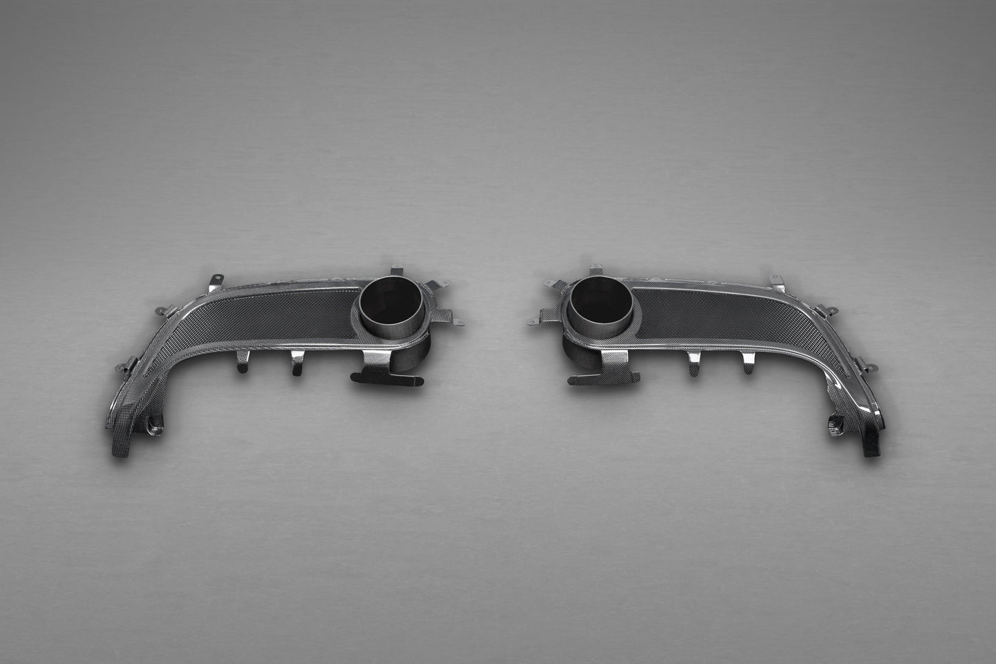 Ferrari 488 - Carbon End Pipe Shells