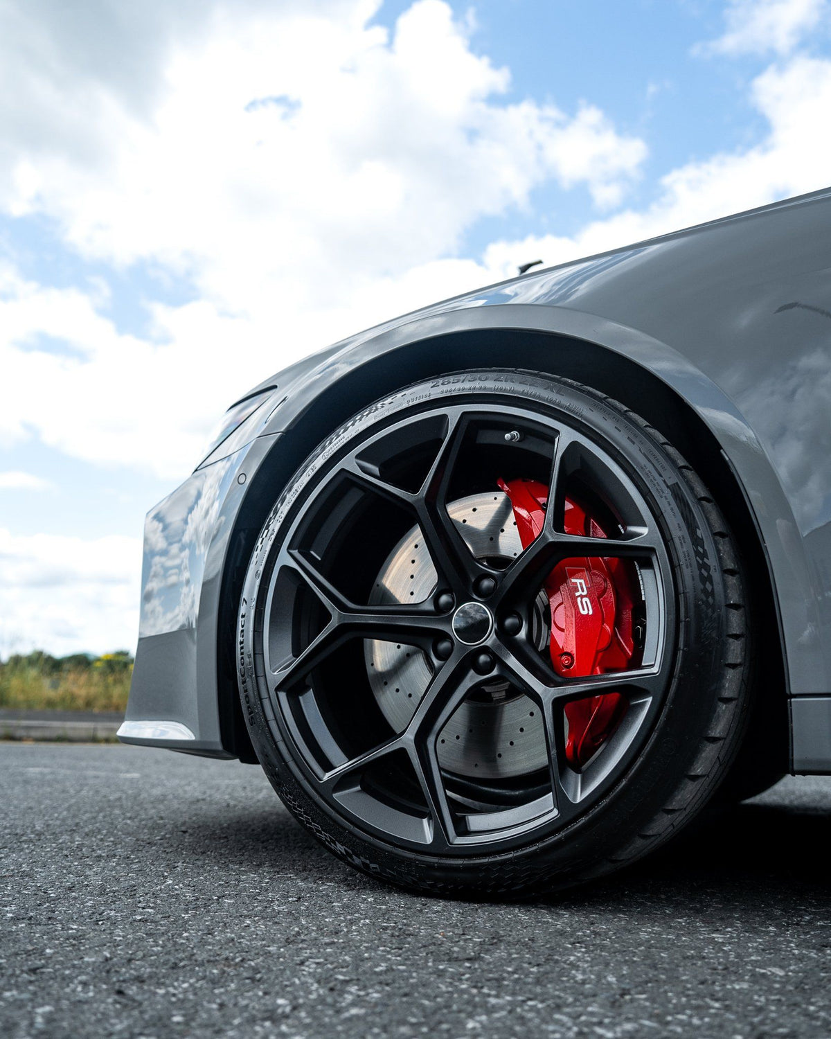 AU16 19x8.5 5x112 +32 66.6 Gloss Black