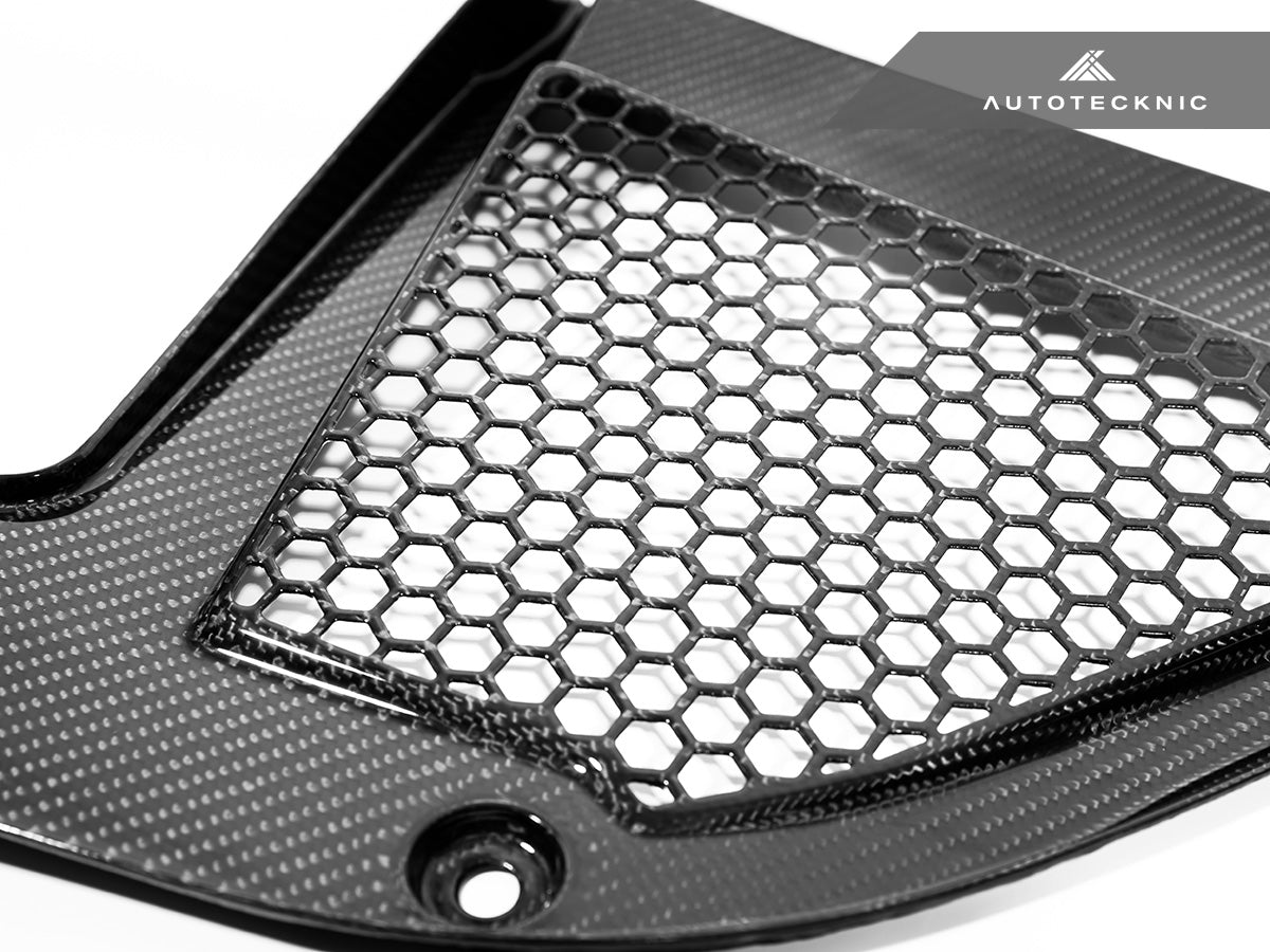 AutoTecknic Dry Carbon Engine Cowl Panel Trim Set - G09 XM