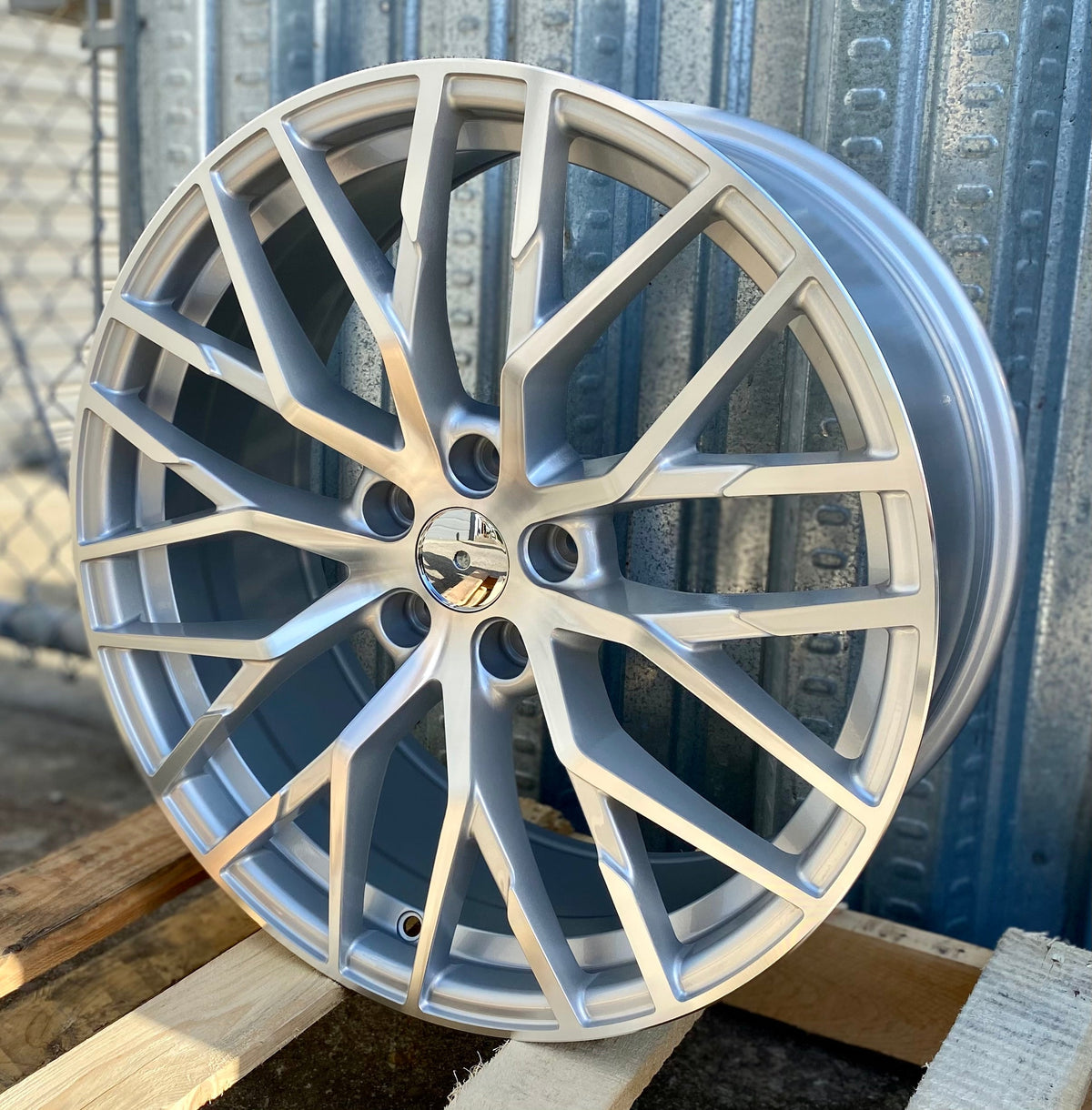 AU1 20x9.0 5x112 +32 66.6 Silver Machined Face