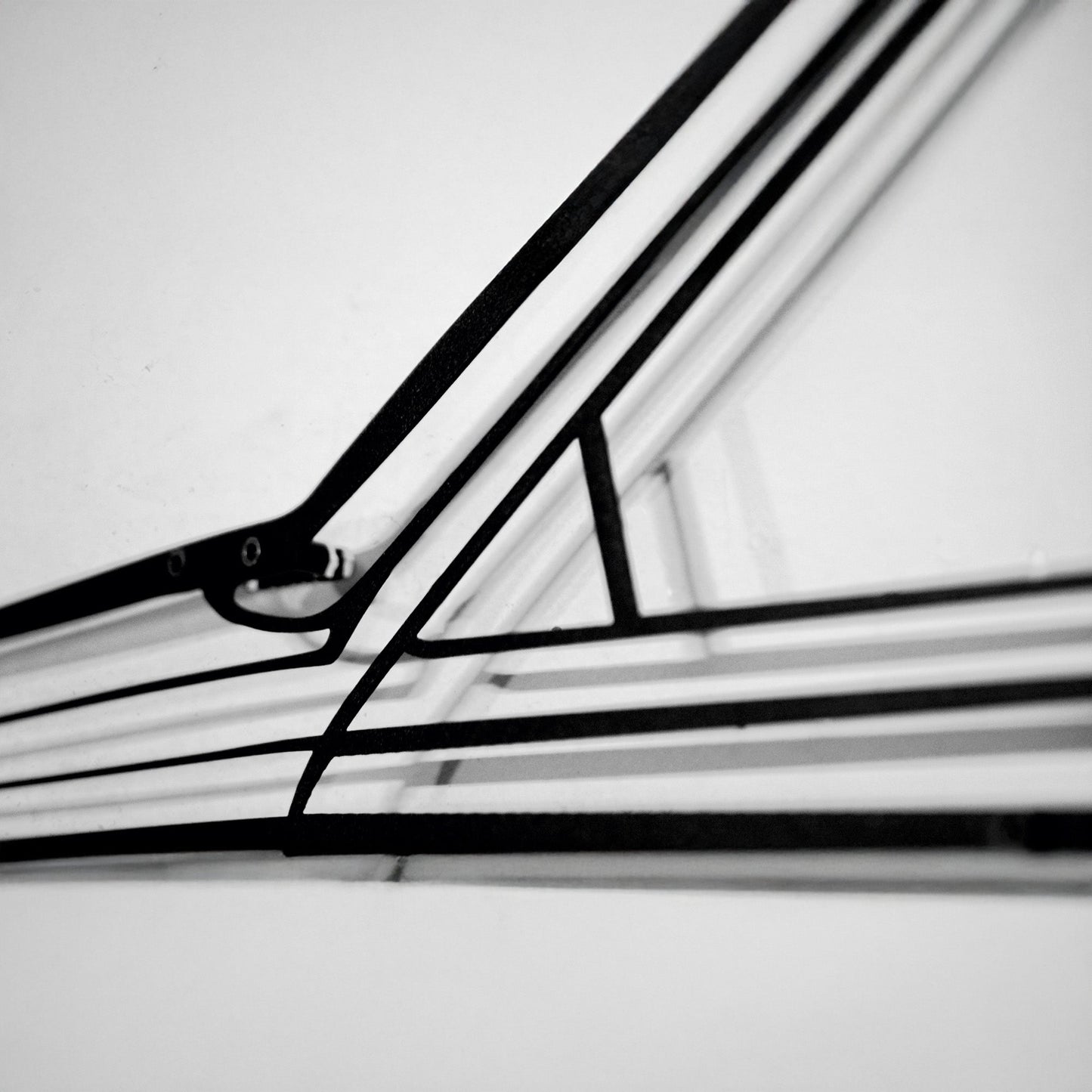 1990 Mercedes-Benz 500 SEC Wall Art – Steel Silhouette with Spinning Wheels-KAFMEKA032