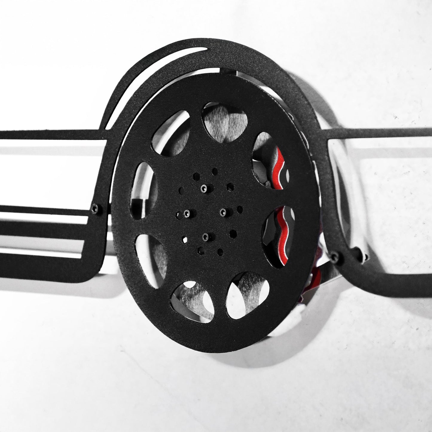 Mercedes W124 Wall Art – Classic Steel Silhouette with Spinning Wheels-KAFMEKA035