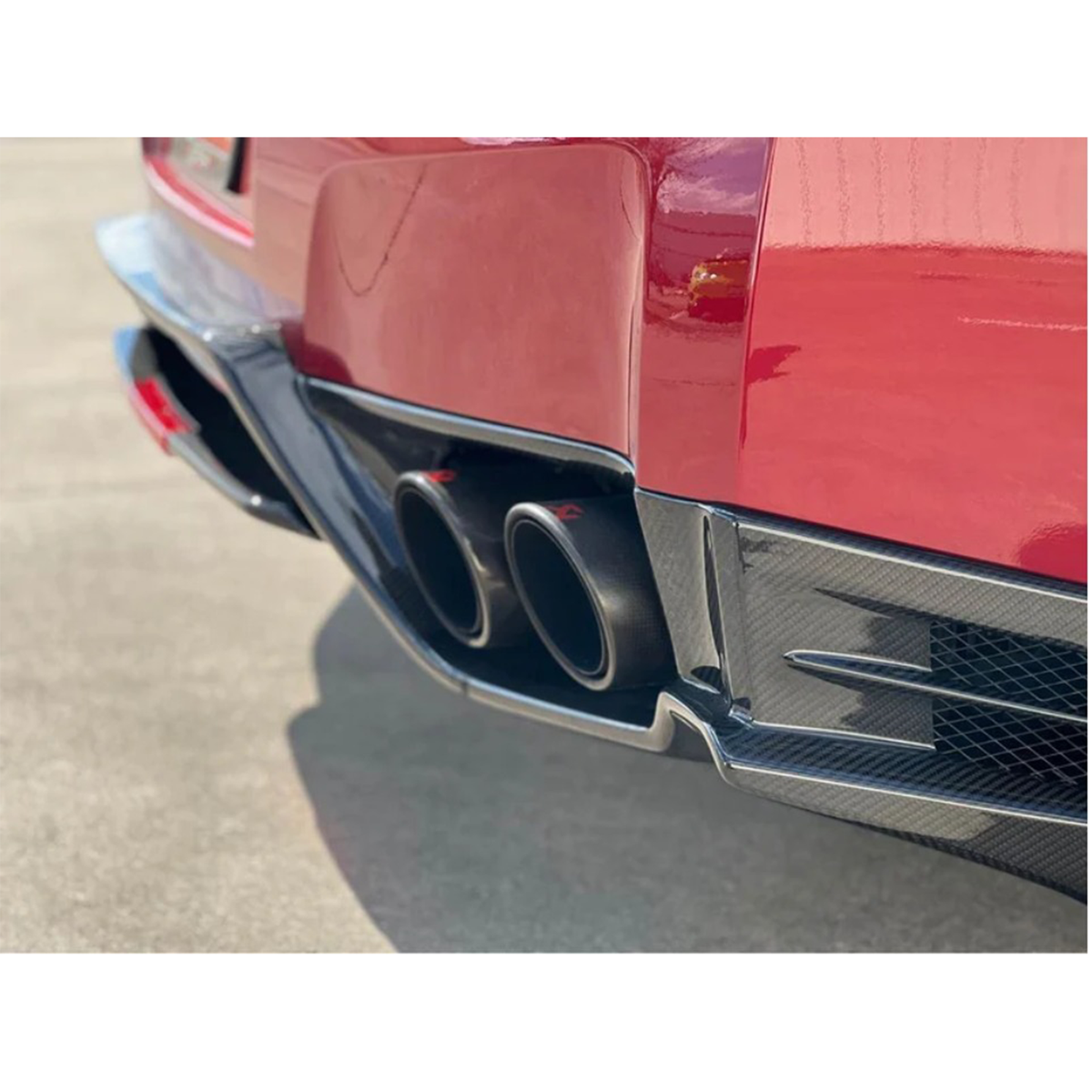 Carbon Fiber Rear Diffuser with Brake Light for Nissan GT R R35
