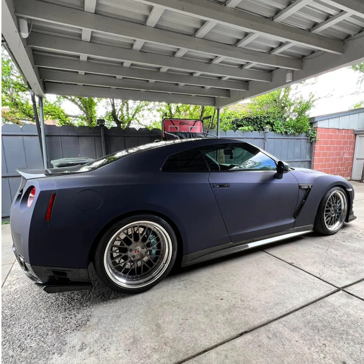 Carbon Fiber Side Skirts for Nissan GT R R35