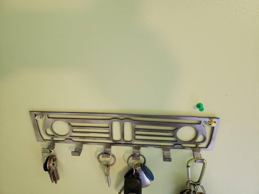 BMW 2002 Grill Keychain Rack – Classic Euro Steel Wall Mounted Organizer
