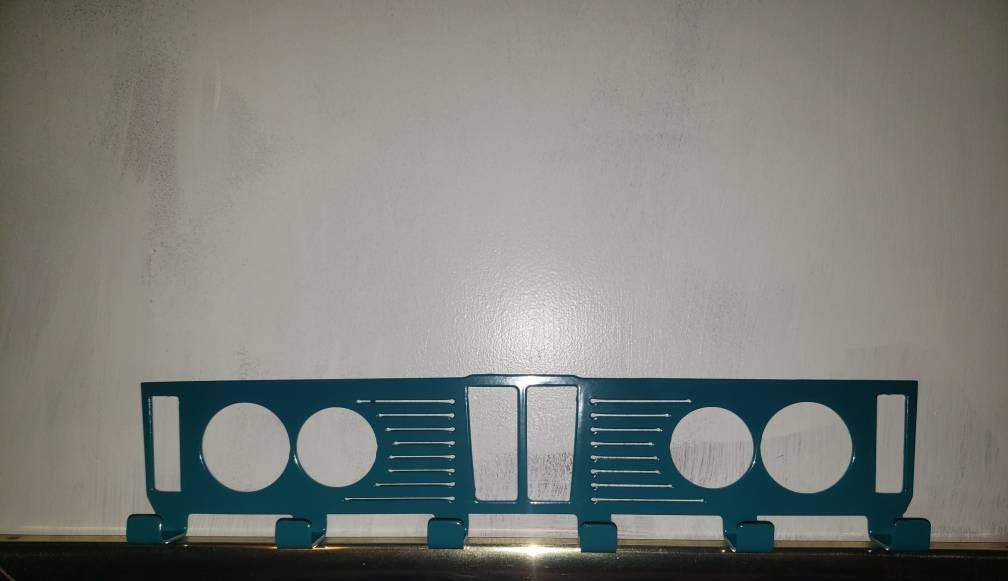 BMW E21 Grill Keychain Rack – Classic Steel Wall Mounted Organizer