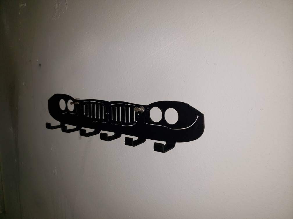 BMW E82 135i Grill Keychain Rack – Steel Wall Mounted Euro Car Organizer