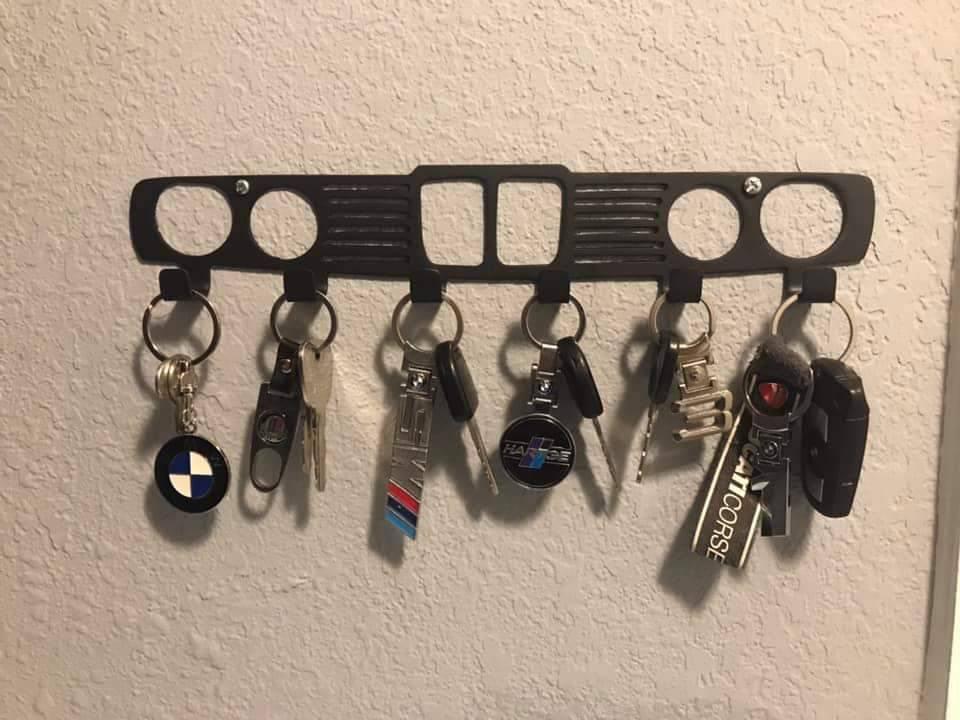 BMW E28 M5 Key Holder – Steel Wall Mounted Key Rack – Classic Euro Car Organizer 12"x4"