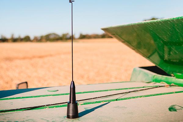 Midland MicroMobile MXTA26 6dB Gain NMO Antenna