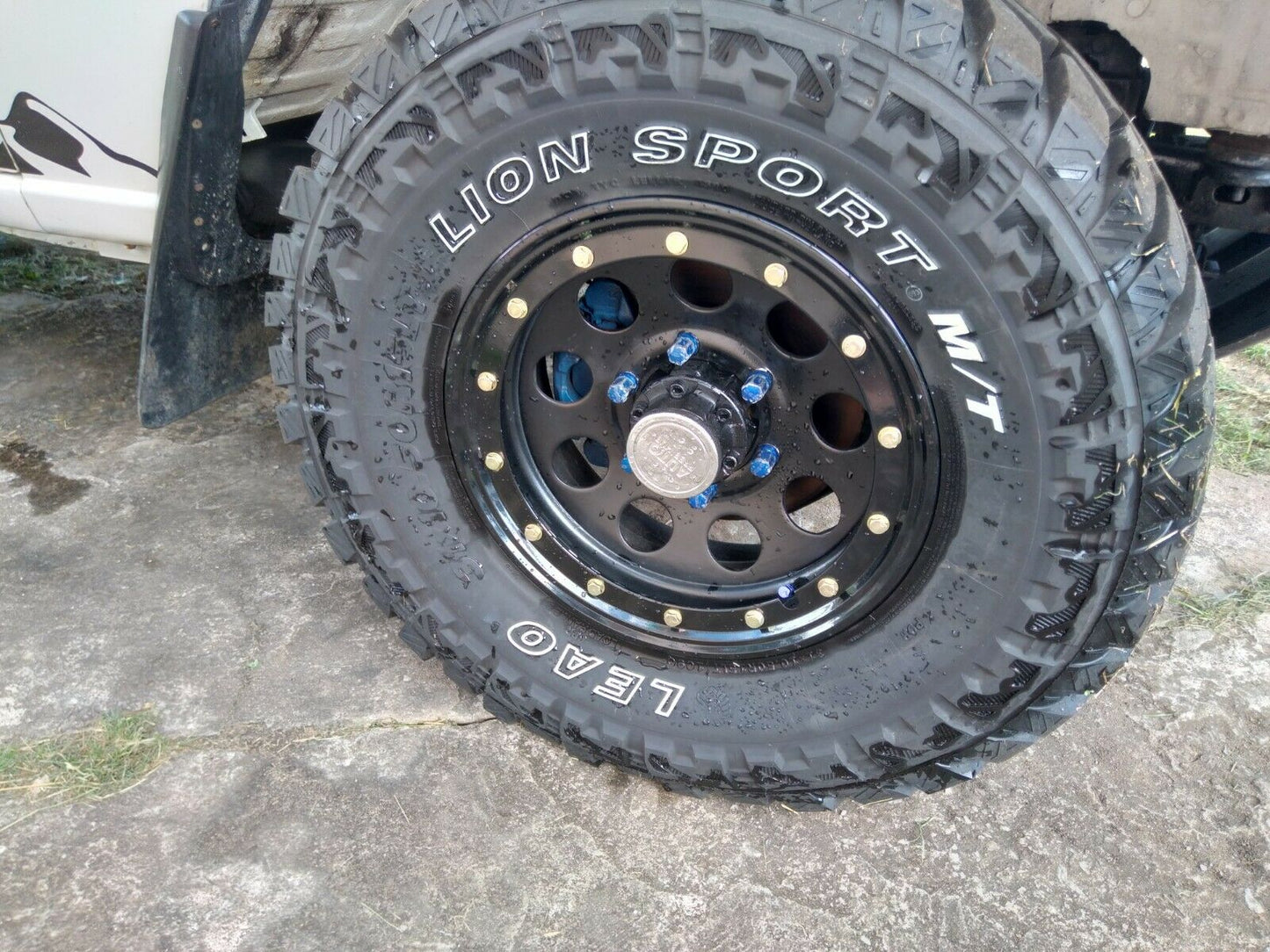 Simulated Bead Lock Hubcap Rings - 16" Black