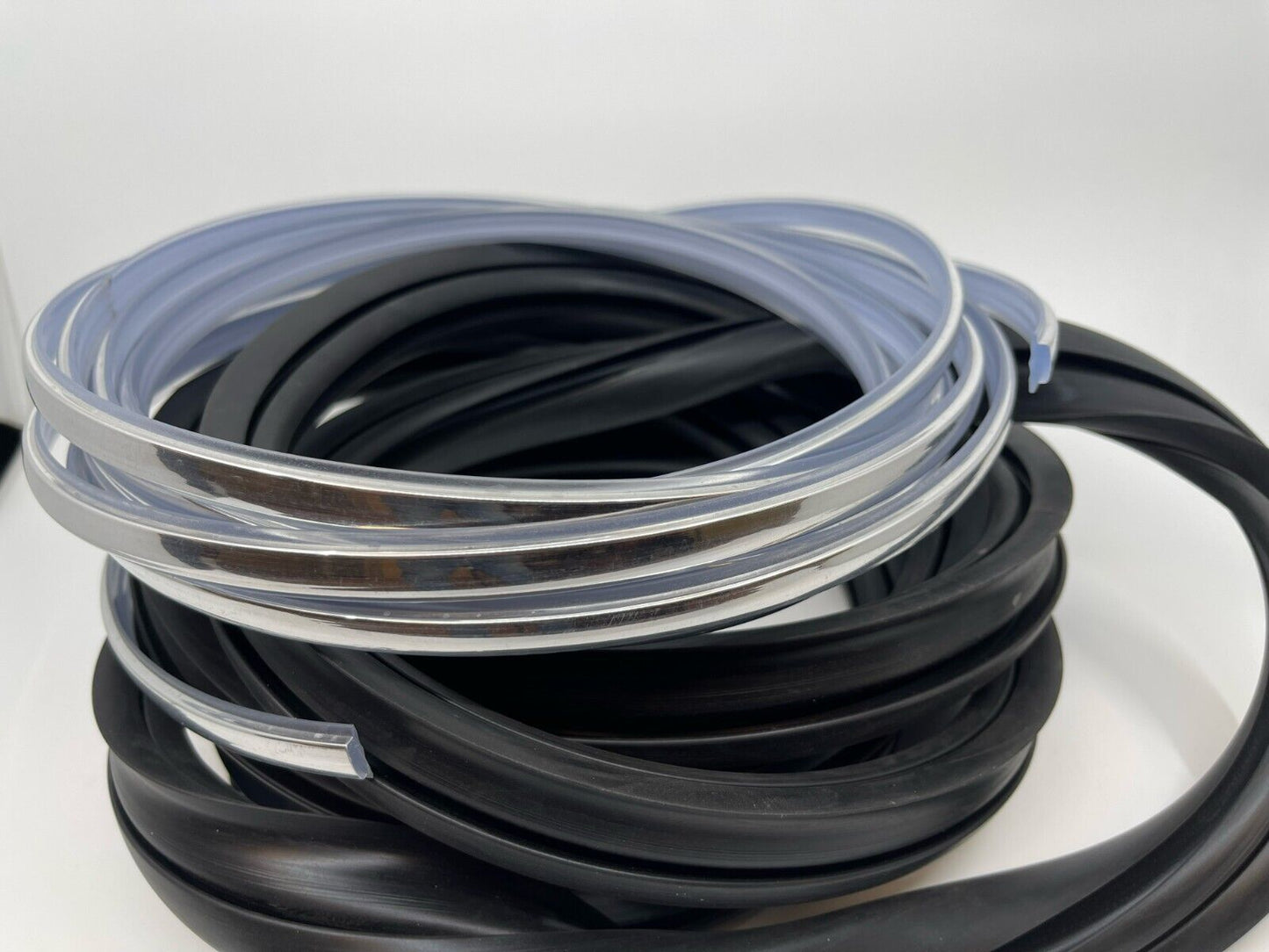 Rubber Front Windshield Seal & Chrome Strip for BMW E30 Coupe 51311972248