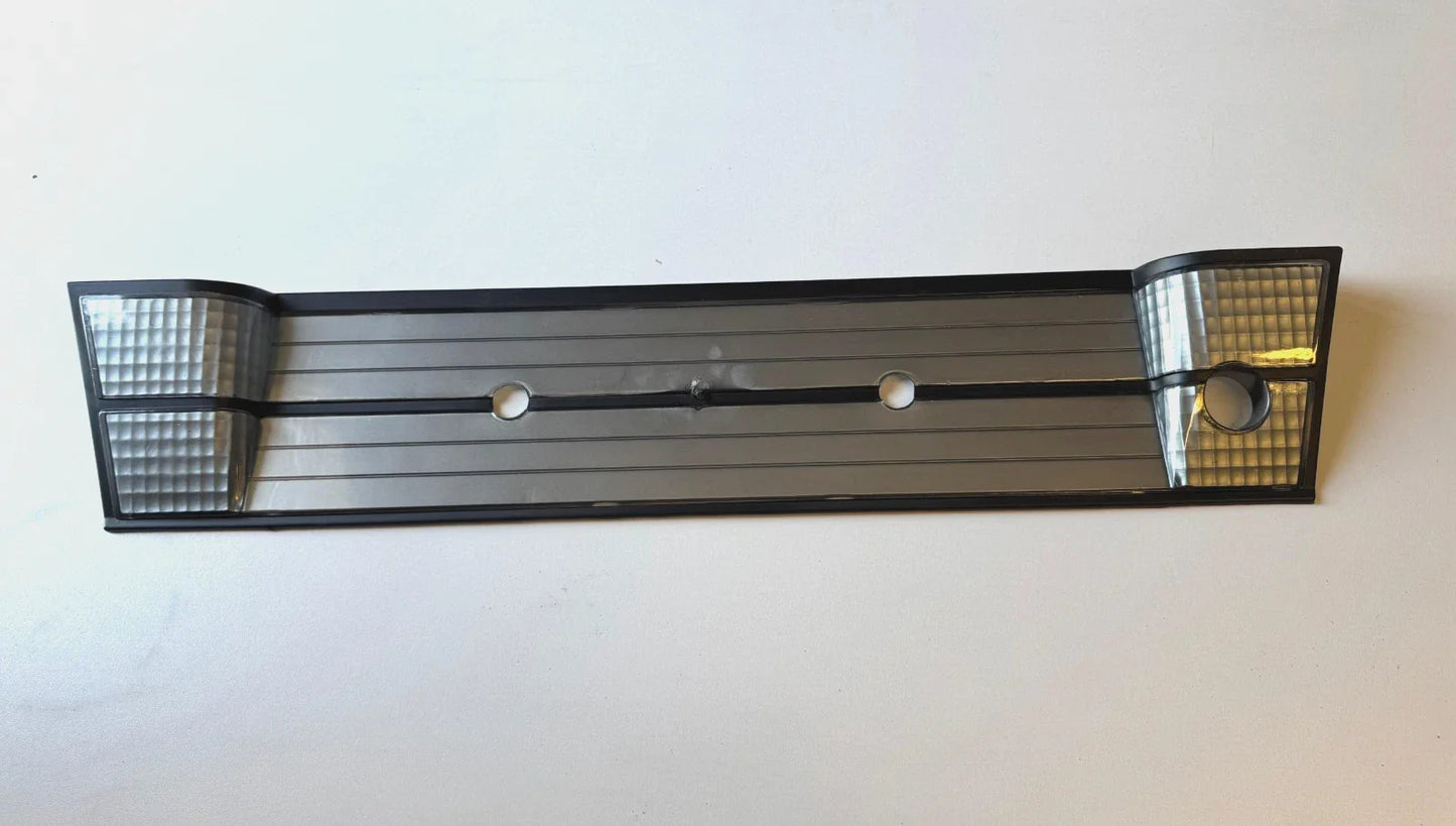 BMW E34 5 Series 1988-1995 Compatible Gray License Plate Reflector Bracket Rear