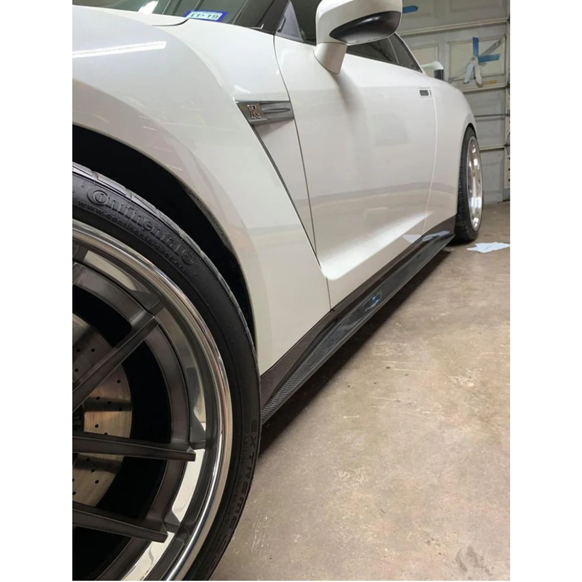 Carbon Fiber Side Skirts for Nissan GT R R35